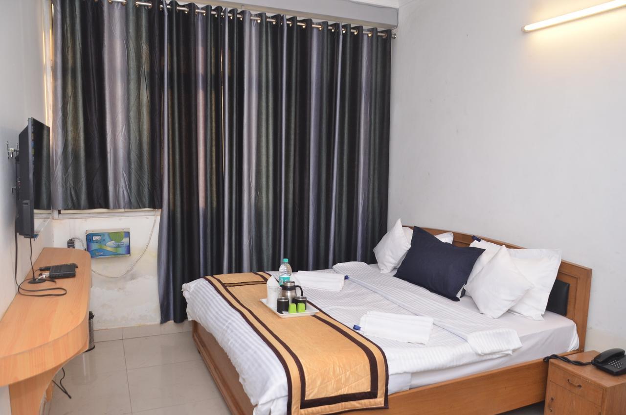 לקנאו Oyo 8076 Hotel Europe Plaza מראה חיצוני תמונה