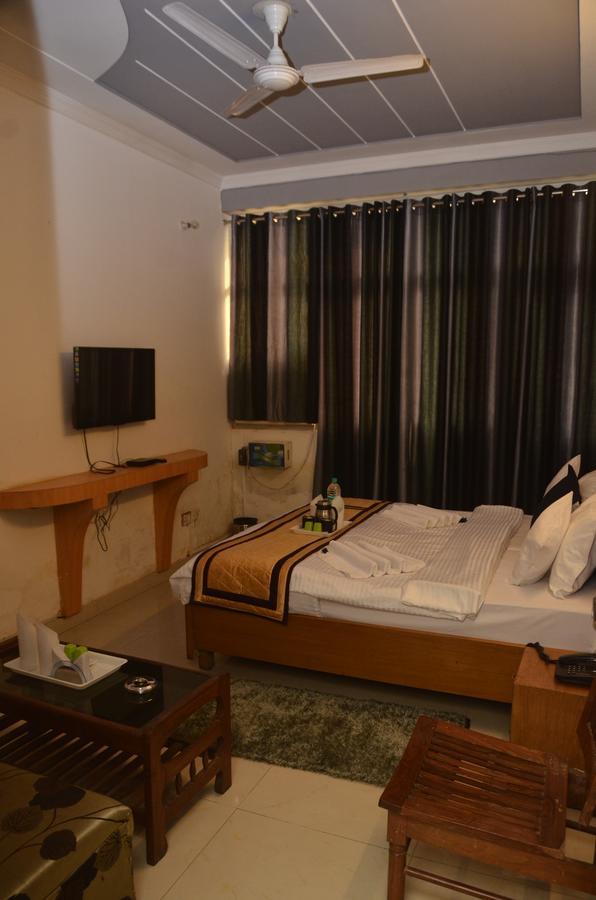 לקנאו Oyo 8076 Hotel Europe Plaza מראה חיצוני תמונה