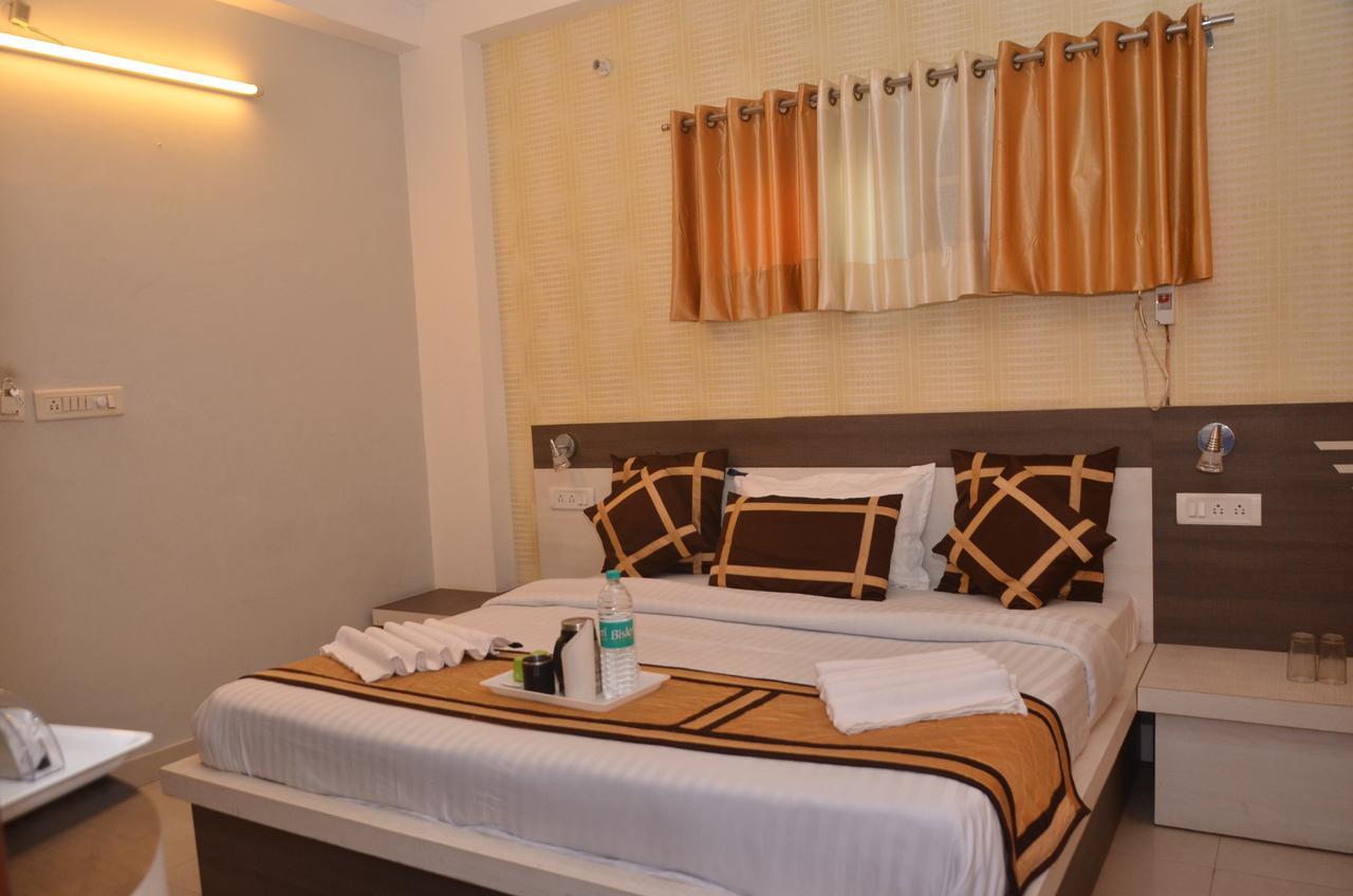 לקנאו Oyo 8076 Hotel Europe Plaza מראה חיצוני תמונה